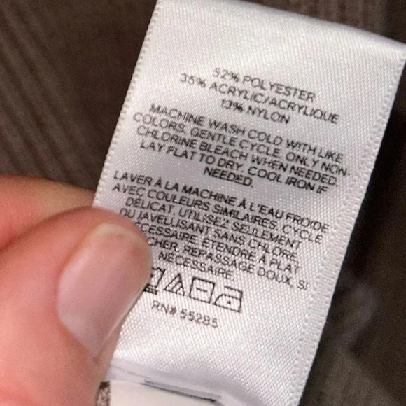 Express V-Neck Beige Knit Sweater, Extra Large - Picture 4 of 4